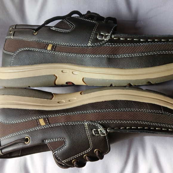 Tan Boat Shoes with Moccasin Stitching and Flat Sole NWOT - Picture 9 of 11